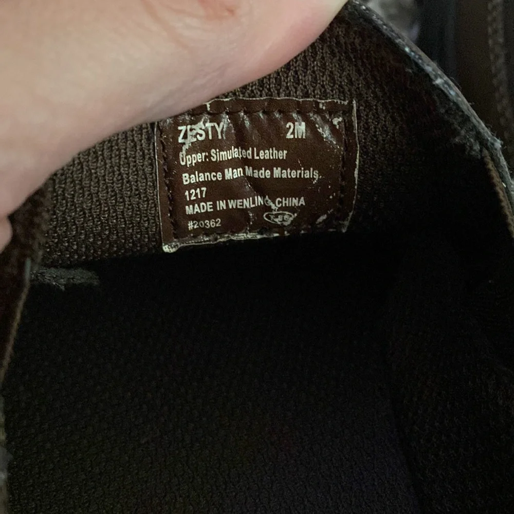 Boys size 2 dress shoes